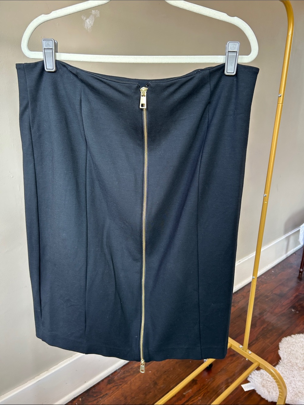 Classic Black Pencil Skirt with Gold Zip in Back - Stretchy Size 18